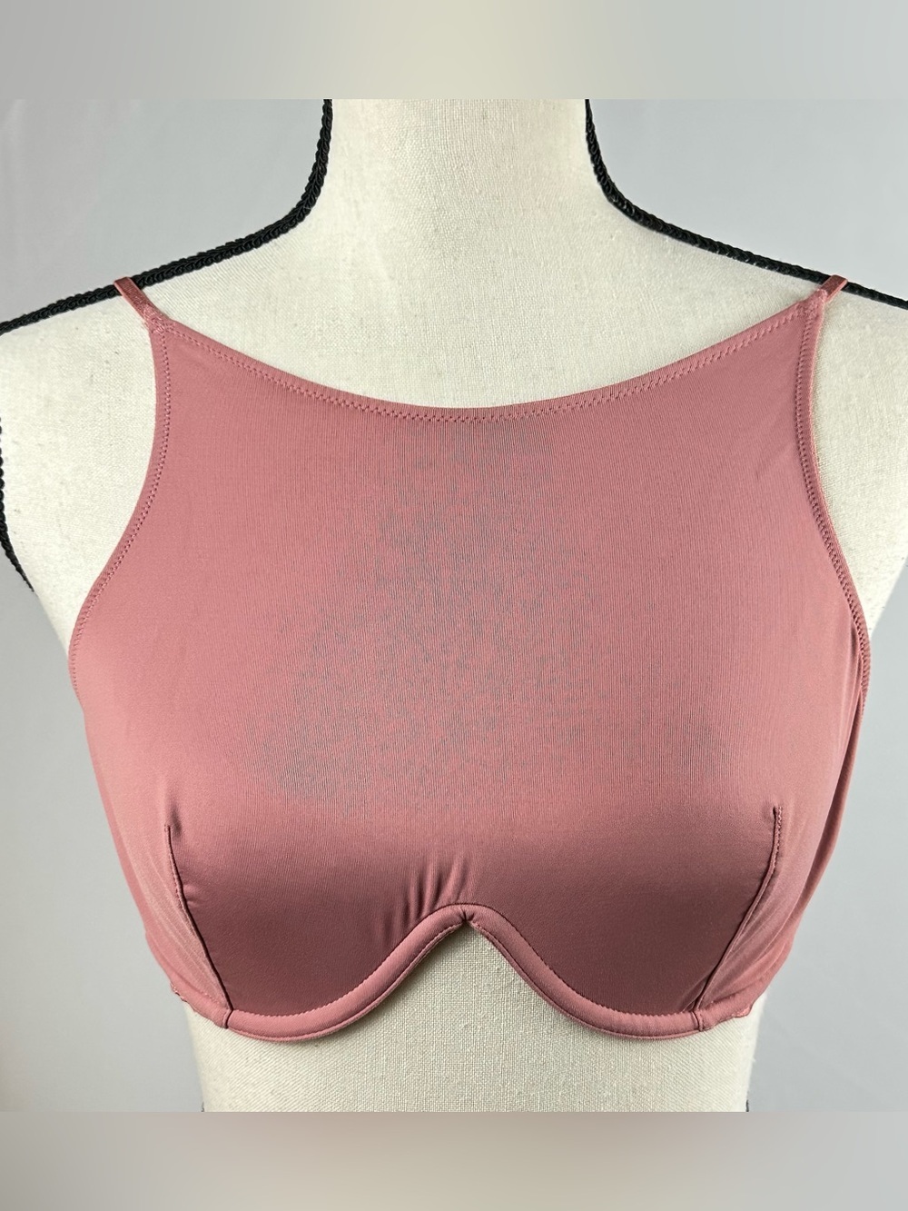VICTORIA'S SECRET Very Sexy Monowire Unlined High-Neck Bra - size 34C